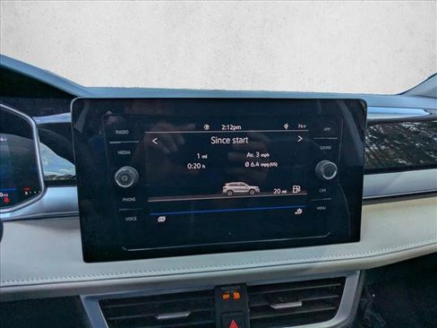 New 2026 Volkswagen Taos SE image 17