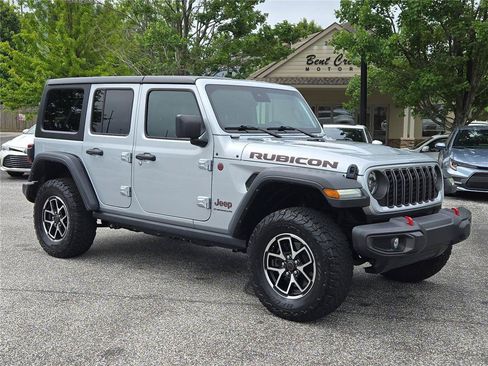 Used 2024 Jeep Wrangler Unlimited Rubicon AWD/4WD image 5