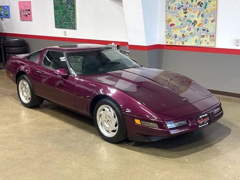 Used 1995 Chevrolet Corvette Coupe RWD image 28