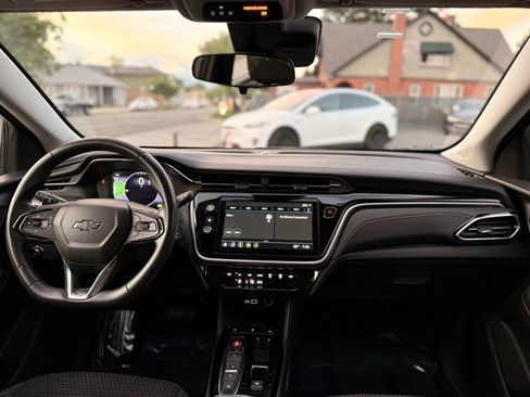 Used 2023 Chevrolet Bolt EUV LT image 11