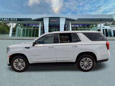 Used 2024 GMC Yukon SLT RWD image 7