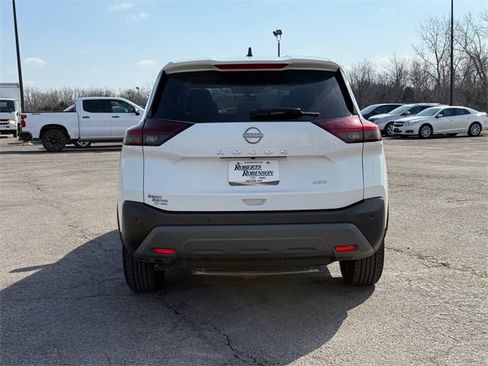 Used 2023 Nissan Rogue S image 4