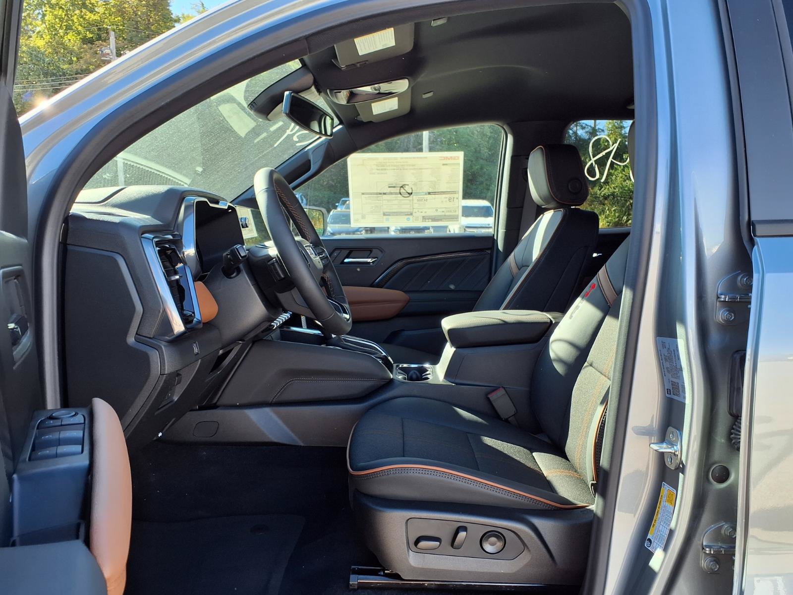 New 2026 GMC Canyon AT4 AWD/4WD image 13