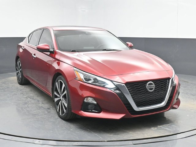 Used 2020 Nissan Altima 2.5 Platinum FWD image 2