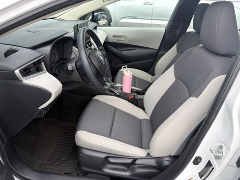 Used 2024 Toyota Corolla LE FWD image 3