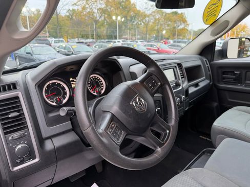 Used 2018 RAM 2500 Tradesman w/ Chrome Appearance Group image 16