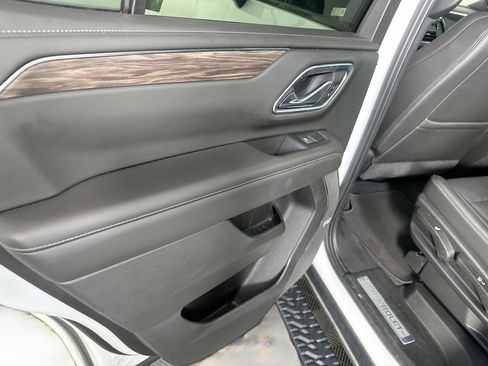 Used 2021 Chevrolet Tahoe Z71 w/ Z71 Signature Package image 27