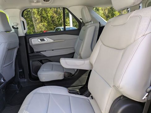 New 2026 Ford Explorer Active w/ Active Comfort Package image 16