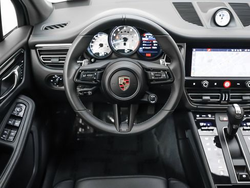 Used 2025 Porsche Macan Turbo image 16