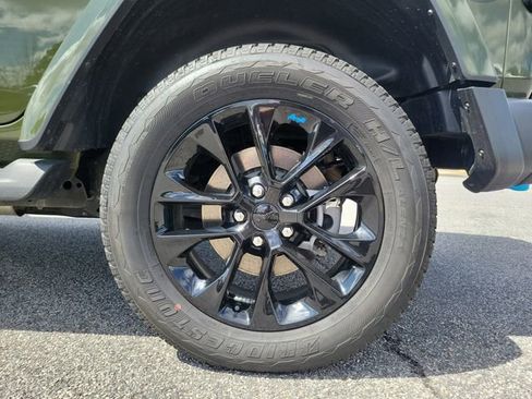 Used 2022 Jeep Wrangler Unlimited Sahara w/ Cold Weather Group image 8