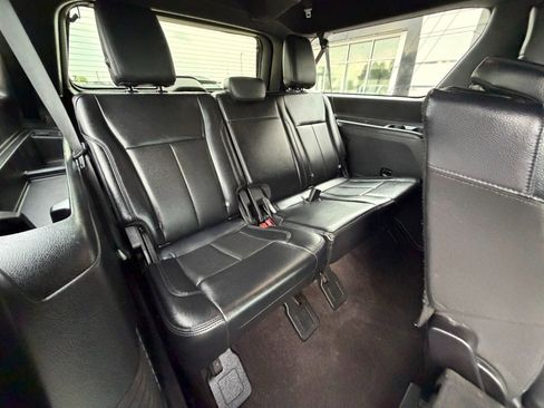 Used 2019 Ford Expedition Max XLT w/ Equipment Group 202A AWD/4WD image 38