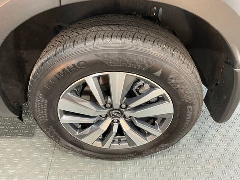 Used 2024 Nissan Pathfinder SL AWD/4WD image 48