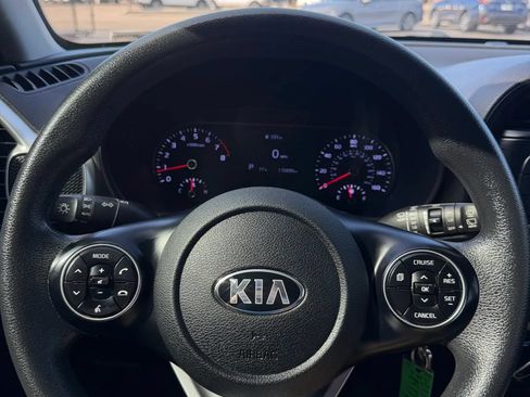 Used 2020 Kia Soul LX FWD image 20