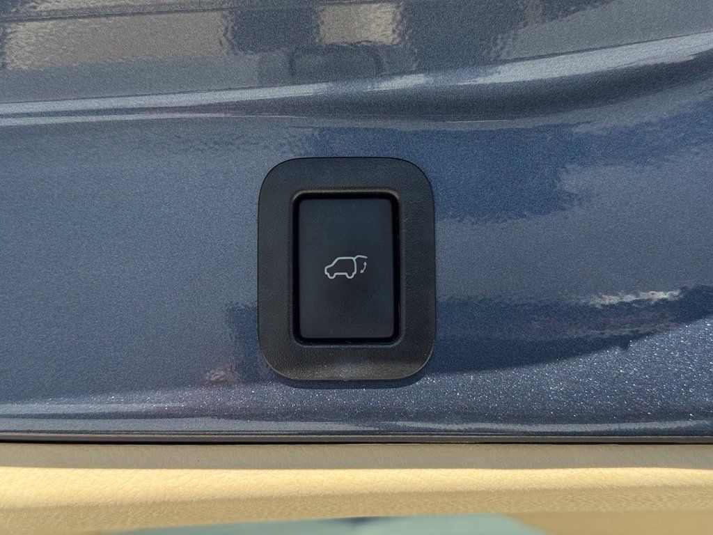 Used 2019 Toyota Highlander Limited FWD image 20