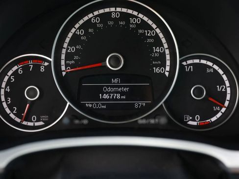 Used 2014 Volkswagen Beetle R-Line FWD image 45