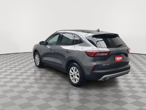 New 2025 Ford Escape Active w/ Tech Pack #1 AWD/4WD image 2