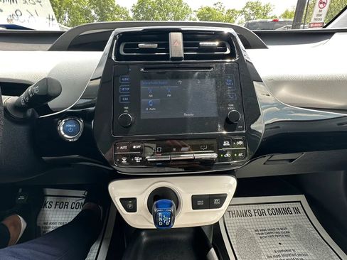 Used 2017 Toyota Prius Two w/ Prius Two Safety Plus Package FWD image 13