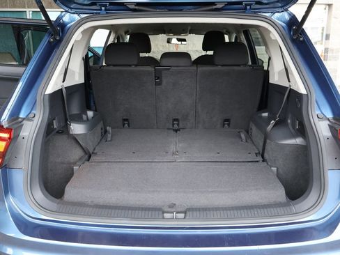 Used 2018 Volkswagen Tiguan S image 34