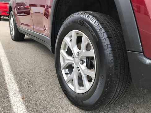 Used 2023 Jeep Grand Cherokee Limited image 11