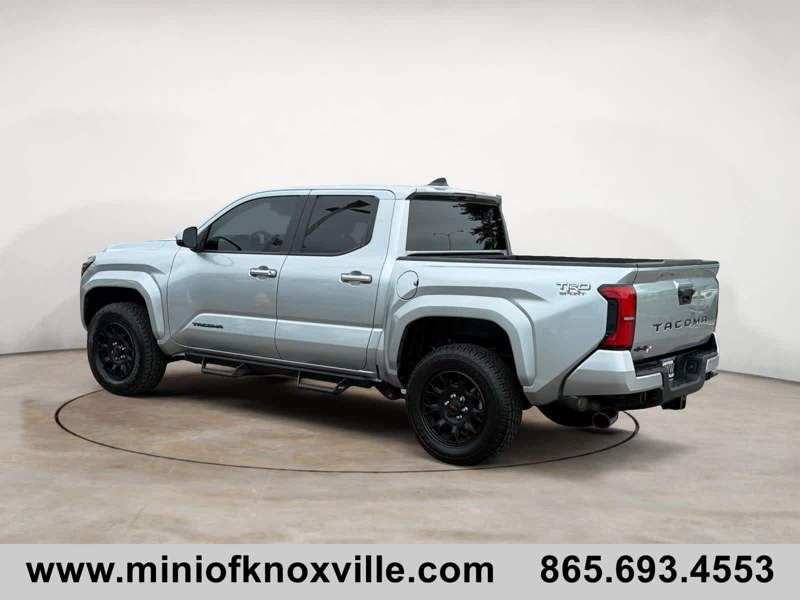 Used 2024 Toyota Tacoma TRD Sport AWD/4WD image 5
