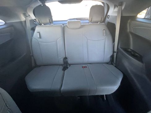 Used 2025 Toyota Sienna XLE image 17