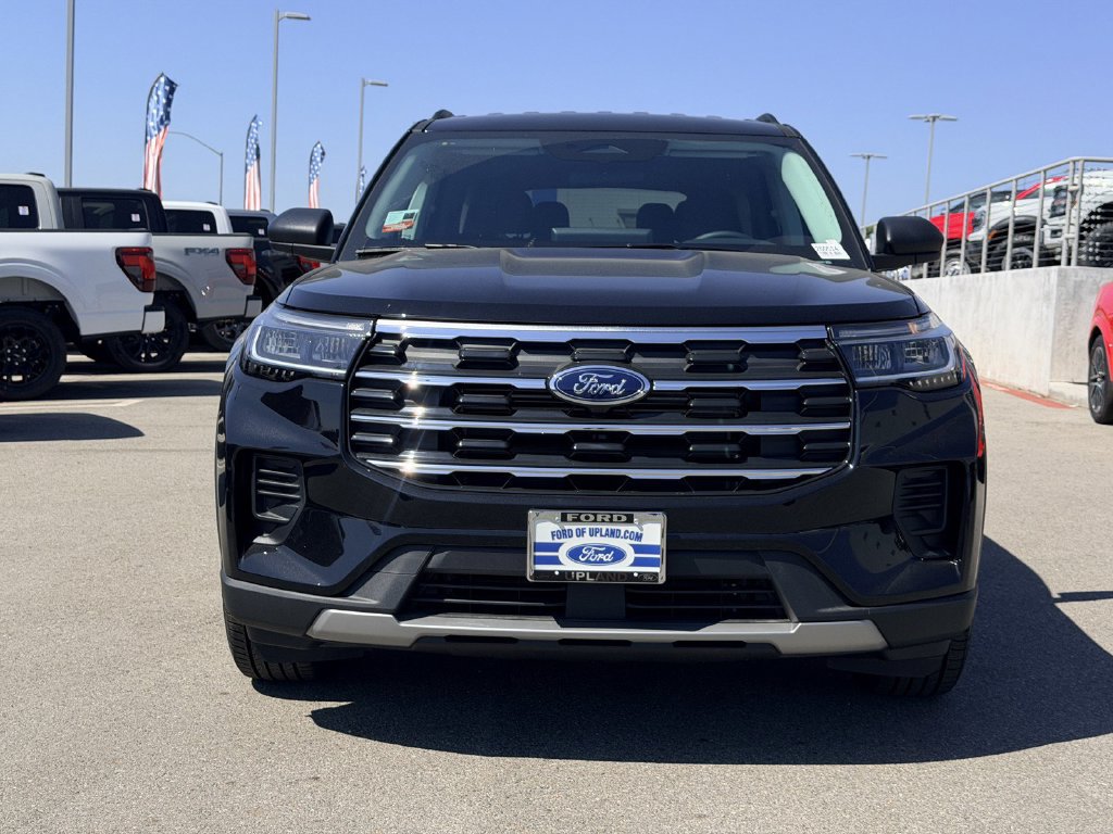 New 2026 Ford Explorer Active RWD image 2