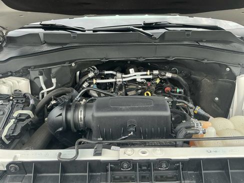 Used 2023 Ford Explorer XLT w/ Equipment Group 202A AWD/4WD image 25