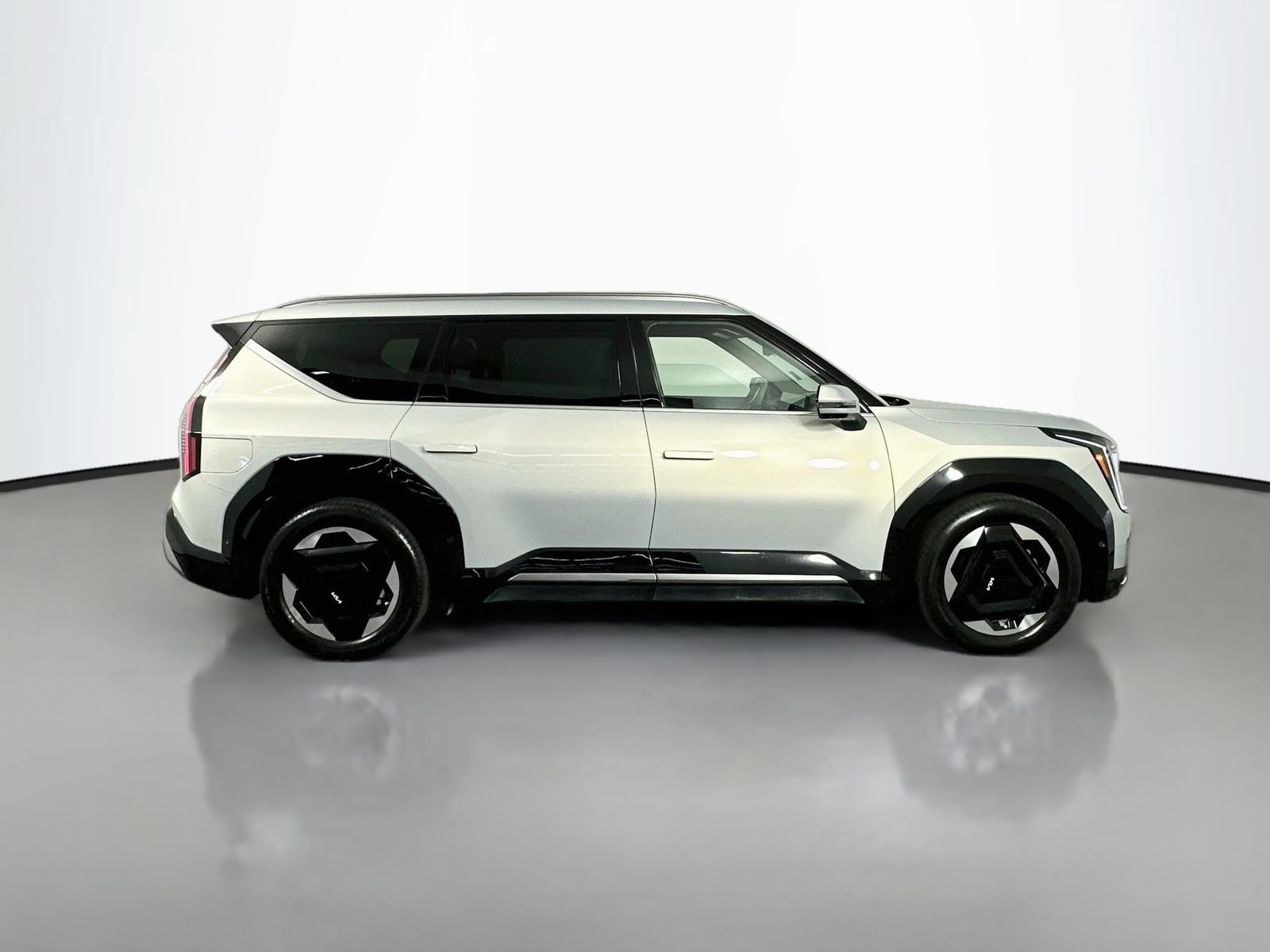Used 2024 Kia EV9 Land AWD/4WD image 8