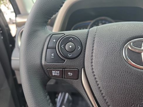 Used 2014 Toyota RAV4 Limited FWD image 16