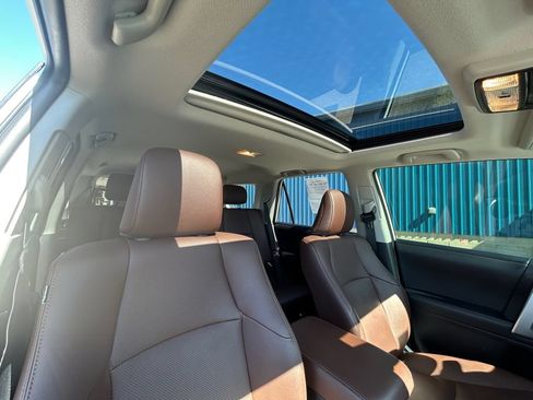 Used 2023 Toyota 4Runner Limited AWD/4WD image 28