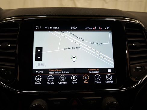 Used 2021 Jeep Grand Cherokee Altitude AWD/4WD image 24