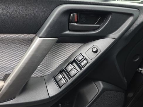 Used 2017 Subaru Forester 2.5i Premium w/ All-Weather Package image 10