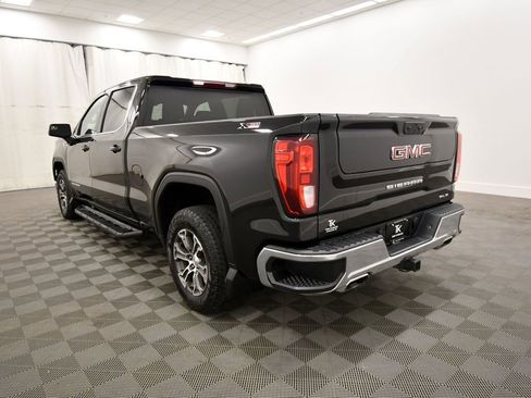 Used 2022 GMC Sierra 1500 SLE w/ X31 Off-Road Package AWD/4WD image 5