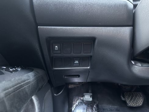 Used 2015 Nissan Pathfinder SV w/ Trailer Tow Package image 19