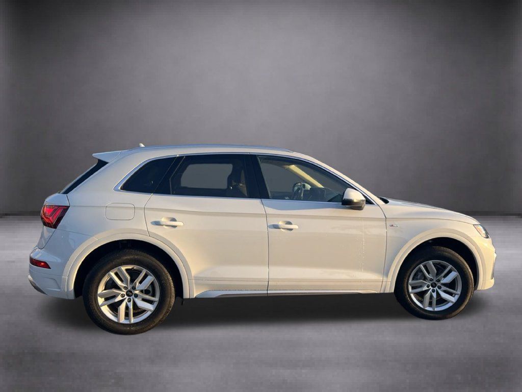 Used 2023 Audi Q5 2.0T Premium w/ Convenience Package AWD/4WD image 9