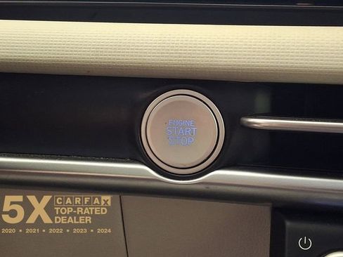 Certified 2025 Hyundai Tucson SE image 29