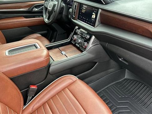 Used 2024 GMC Yukon Denali Ultimate image 18