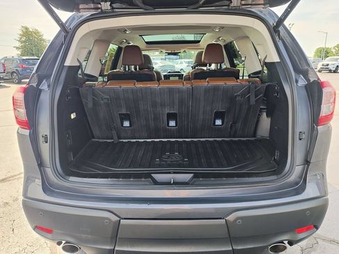 Used 2025 Subaru Ascent Touring AWD/4WD image 9