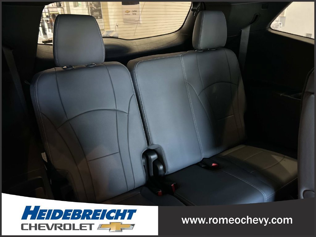 Used 2024 Buick Enclave Essence w/ Sport Touring Edition FWD image 37