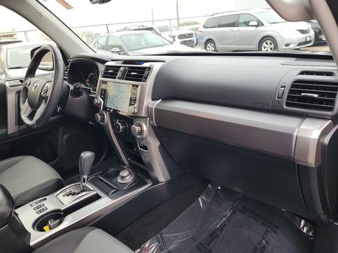 Used 2020 Toyota 4Runner SR5 Premium image 31
