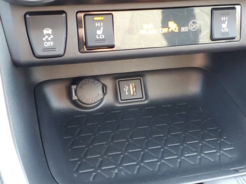 Certified 2025 Toyota RAV4 XLE image 28