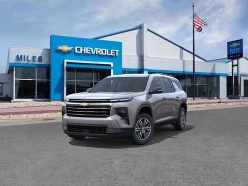 New 2026 Chevrolet Traverse LT image 12