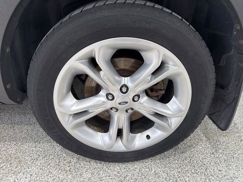 Used 2014 Ford Explorer XLT w/ Equipment Group 202A AWD/4WD image 8