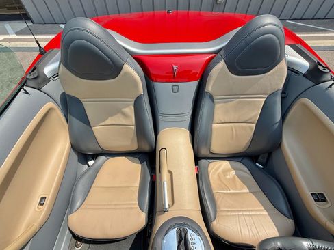 Used 2006 Pontiac Solstice Convertible w/ Premium Package RWD image 12