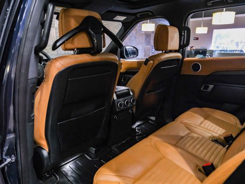 Used 2019 Land Rover Discovery HSE Luxury image 34