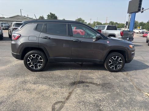 Used 2019 Jeep Compass Trailhawk AWD/4WD image 5