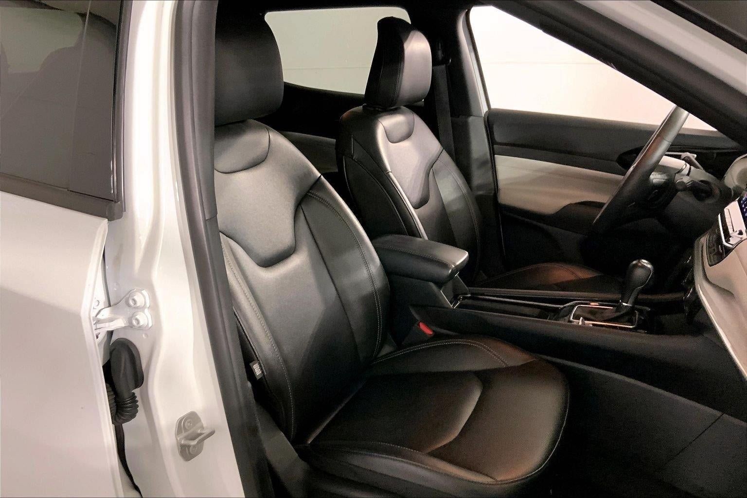 Used 2025 Jeep Compass Limited AWD/4WD image 7
