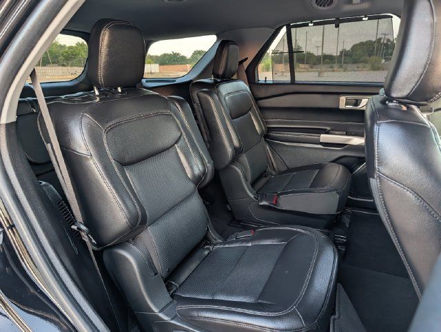 Used 2021 Ford Explorer Limited w/ Equipment Group 301A RWD image 29