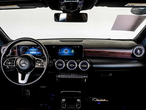 Used 2020 Mercedes-Benz CLA 250 image 13