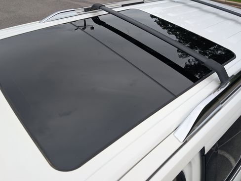 Used 2021 Lincoln Navigator Reserve w/ Luxury Package RWD image 9